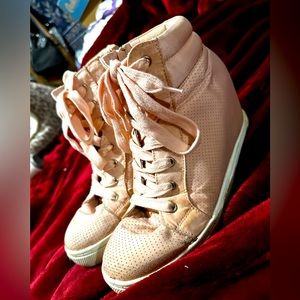 Blush pink Steve Madden size 8 1/2 wedge sneakers